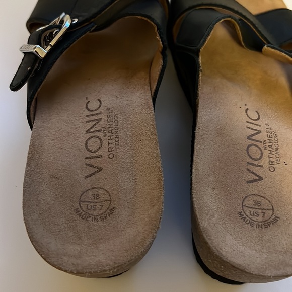 Vionic orthopedic sandals size 7 - Picture 5 of 6